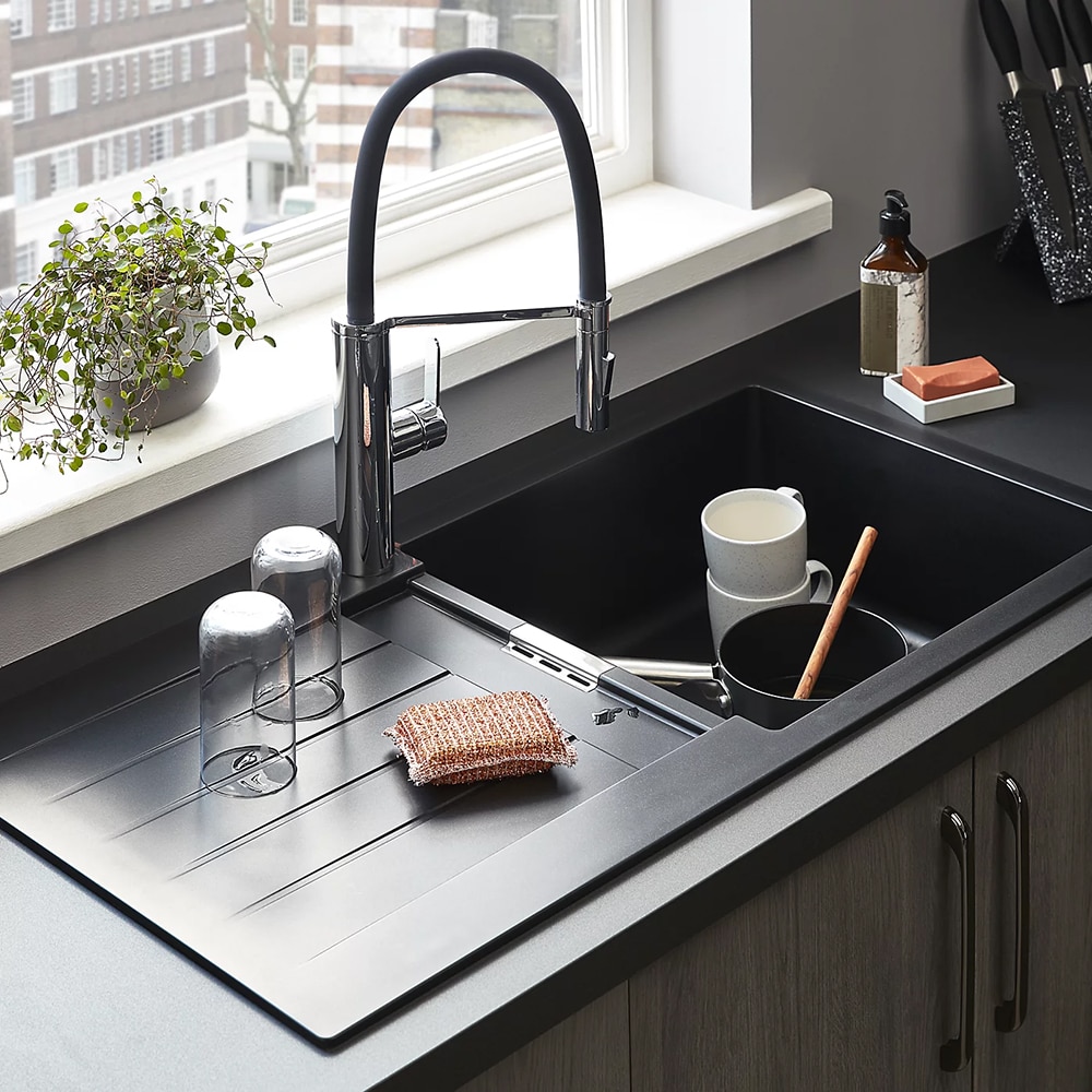 Baterie bucatarie Cooke & Lewis Kloey, dus extractibil, alama si silicon, argintiu-negru