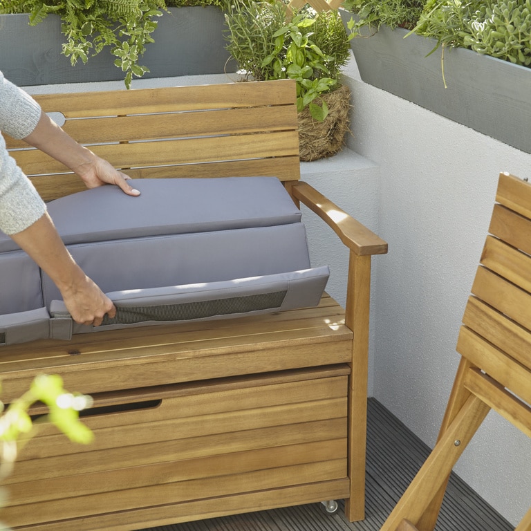 Banca de gradina si terasa Blooma Denia, maro, lemn, 128.5 x 89.7 x 57 cm