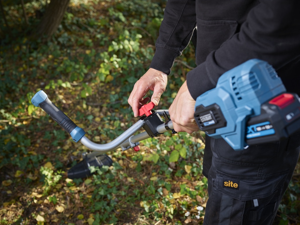 Motocoasa cu acumulator, 18 V, 30 cm  Erbauer