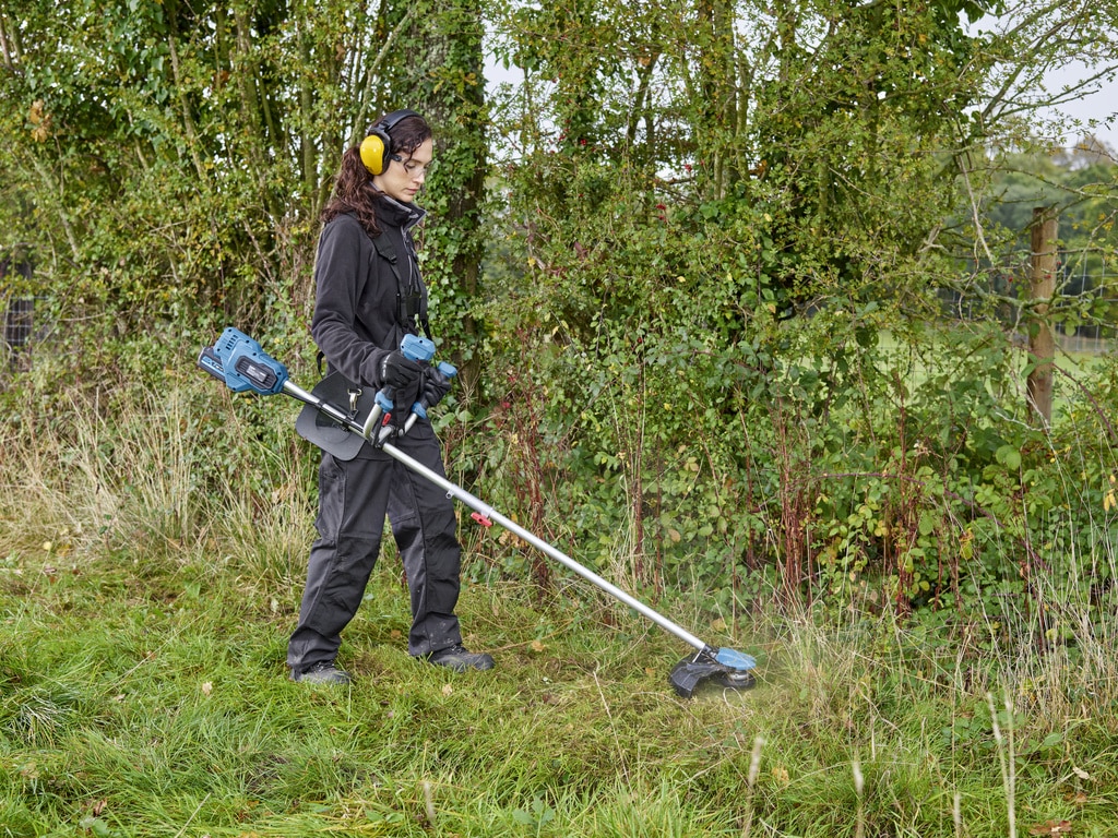 Motocoasa cu acumulator, 18 V, 30 cm  Erbauer