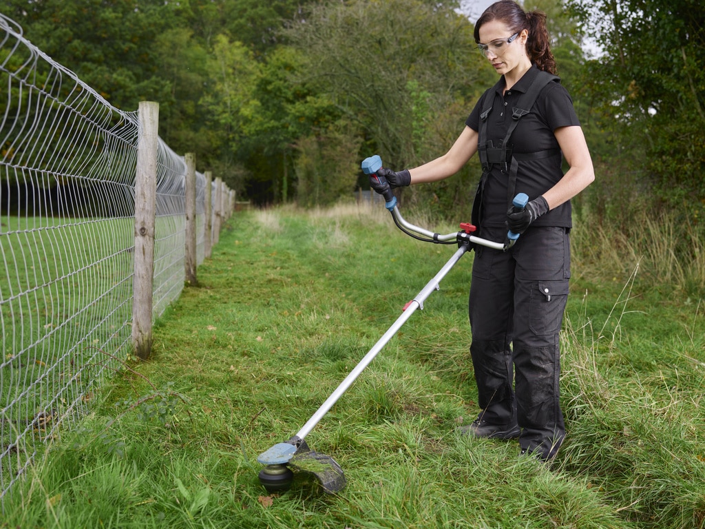 Motocoasa cu acumulator, 18 V, 30 cm  Erbauer