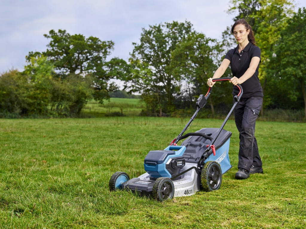 Masina de tuns gazon, motor electric, Erbauer, 1200 W, latime taiere 46 cm, sac colector 50 L