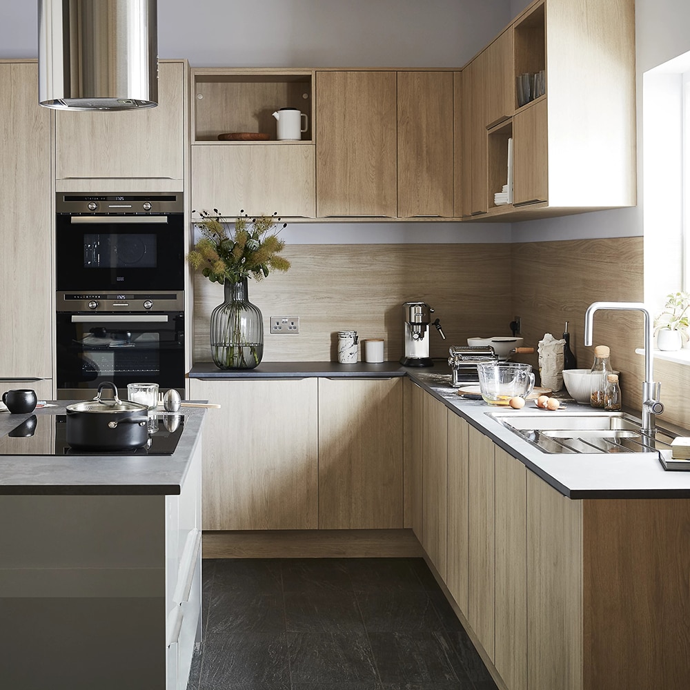 Cornisa GOODHOME Chia, 240 x 3.5 cm, stejar