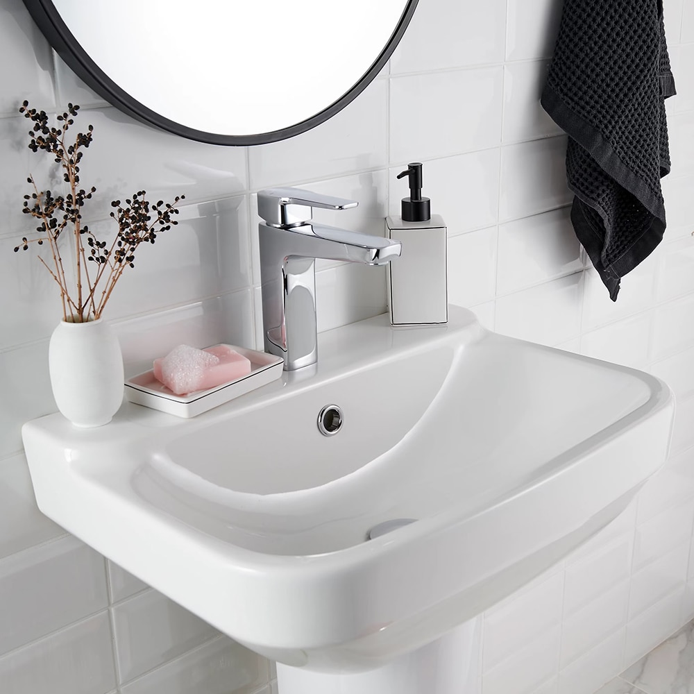 Lavoar baie GOODHOME Teesta, portelan, montare pe perete, 56 x 40 cm, alb lucios