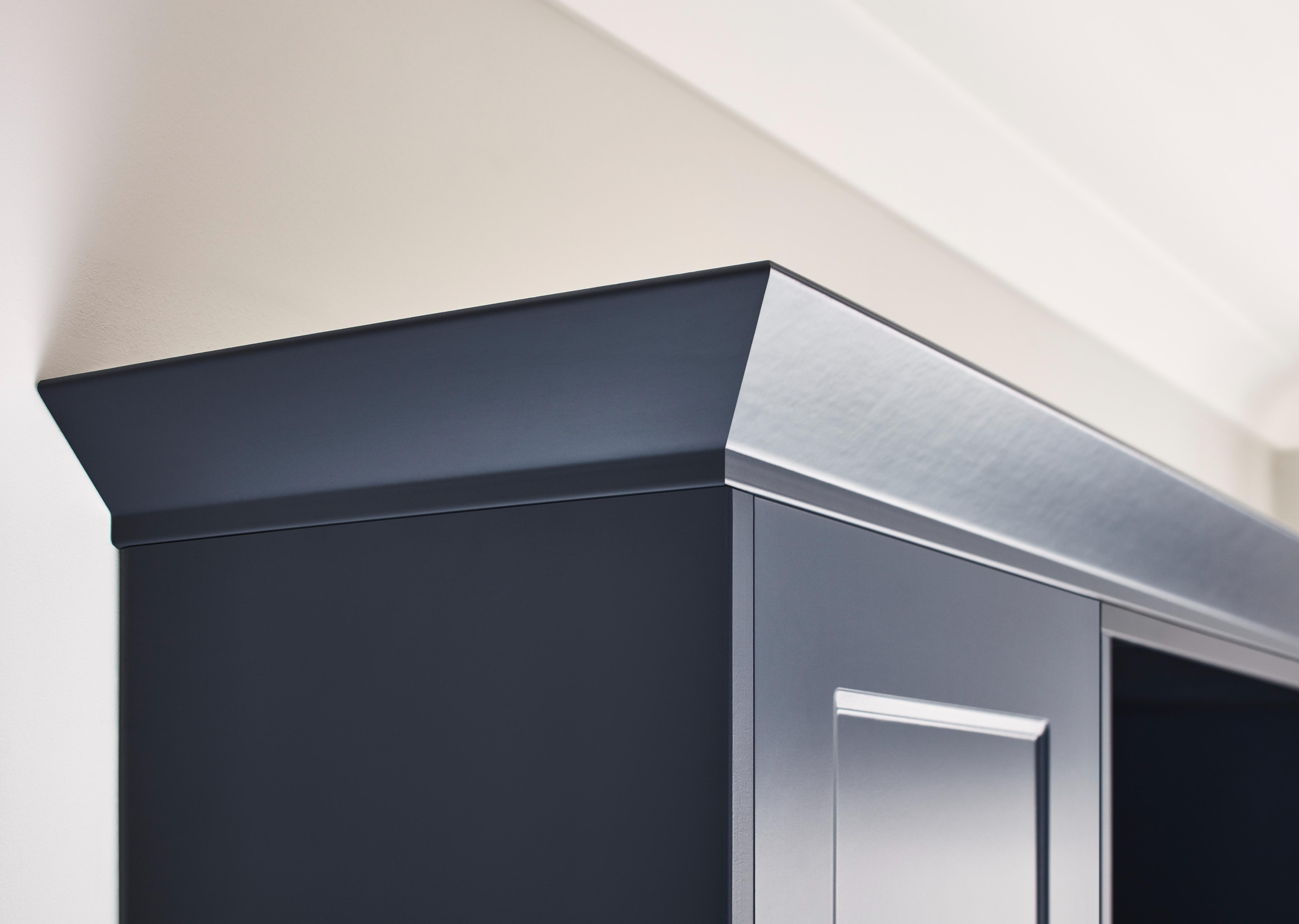 Cornisa GOODHOME Artemisia, MDF, 240 x 3.5 cm, albastru inchis