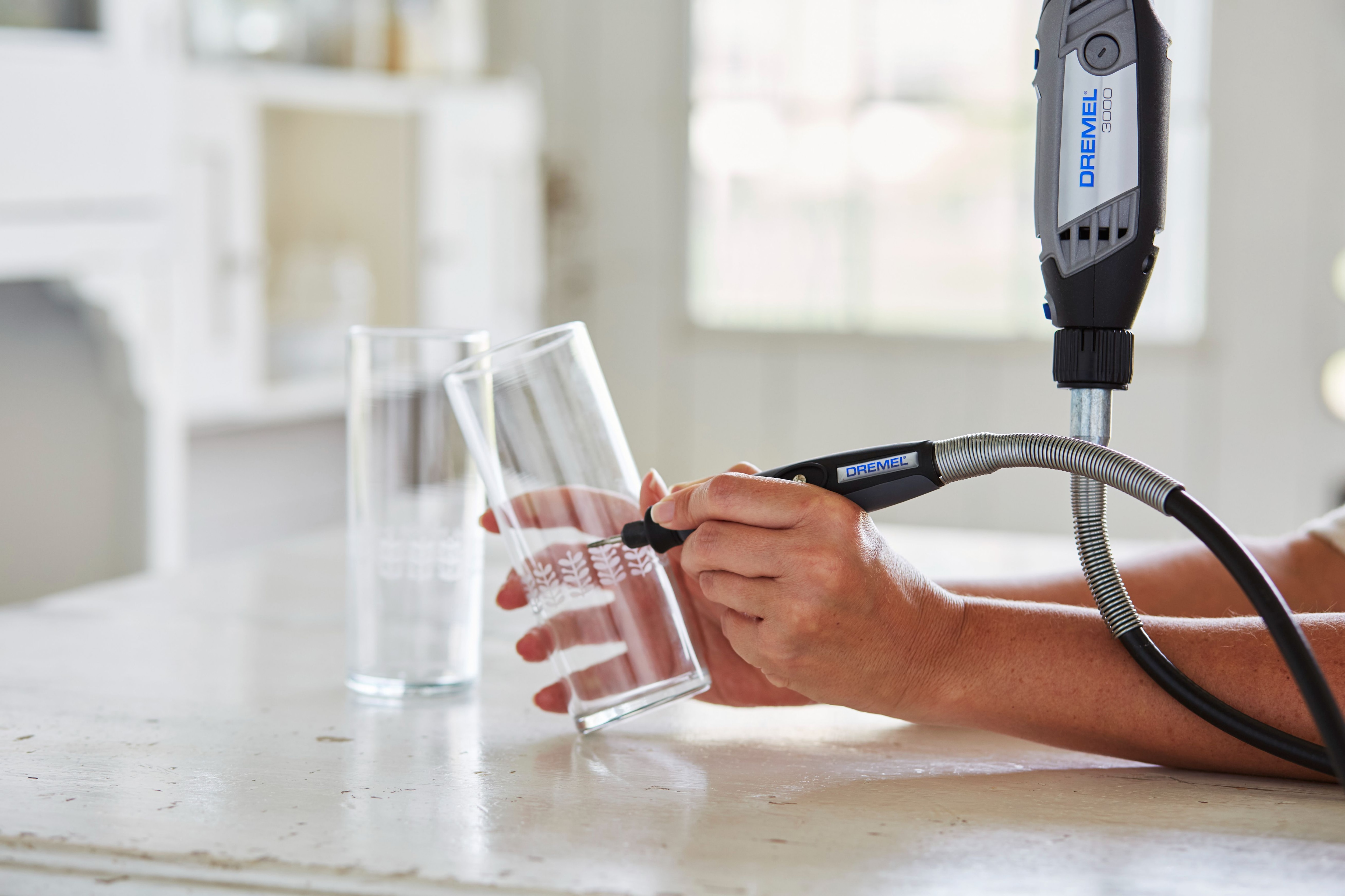 Unealta multifunctionala 3000-1/25 EZ, 25 accesorii • Dremel