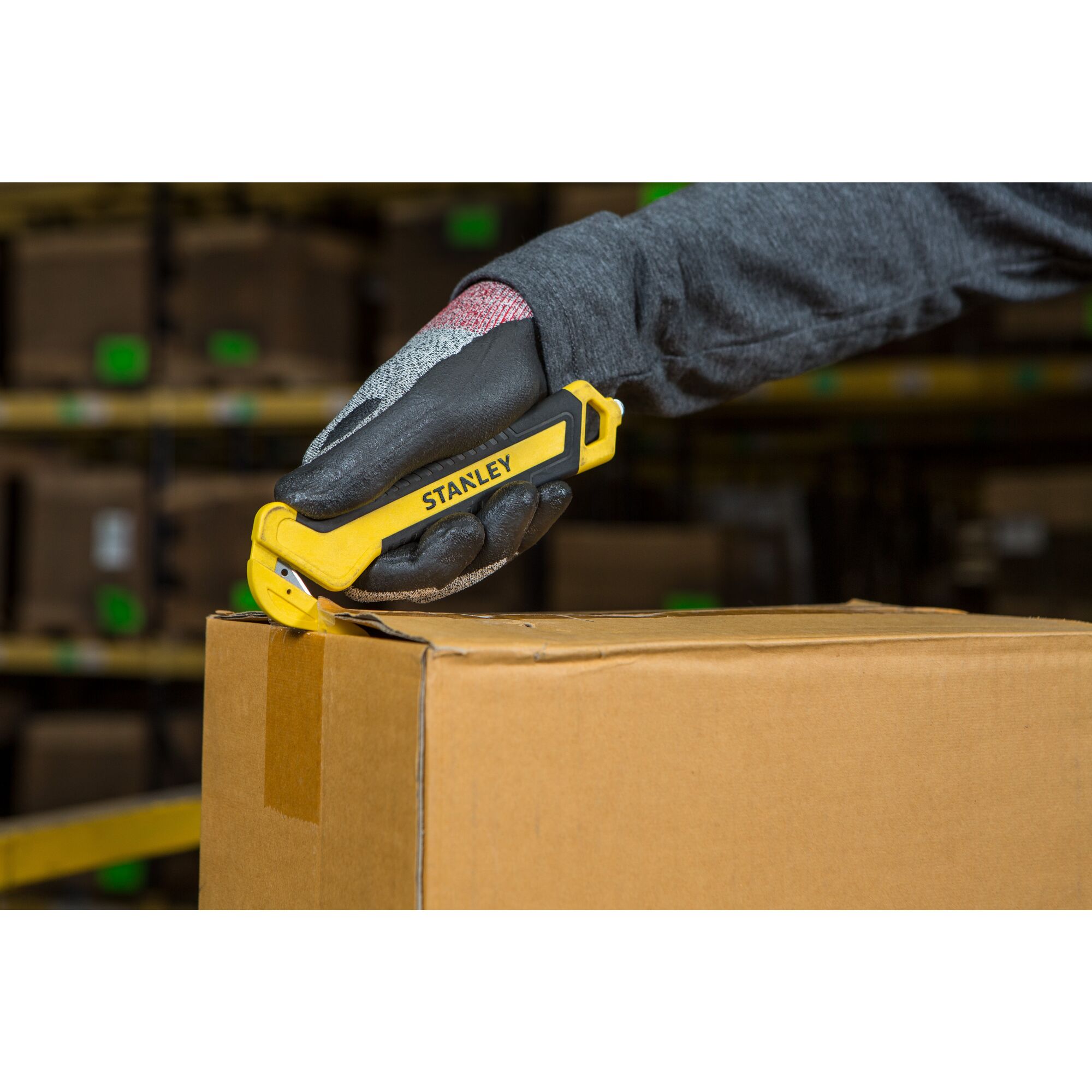 Cutter pentru carton simplu/dublu  Stanley STHT10356-0