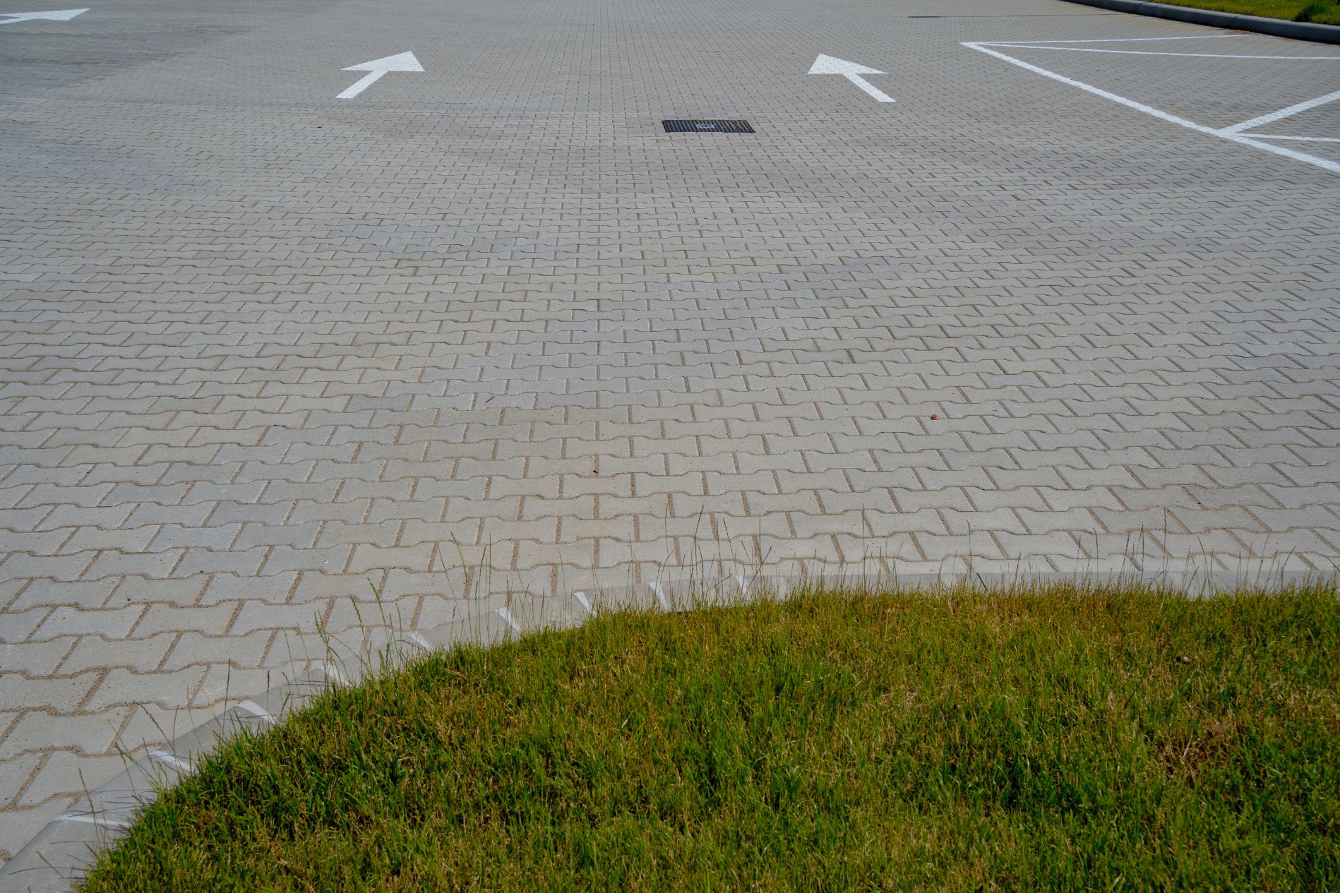 Pavaj autoblocant, cu cant, beton, gri, 20 x 16.5 x 6 cm • Petra Pavaje