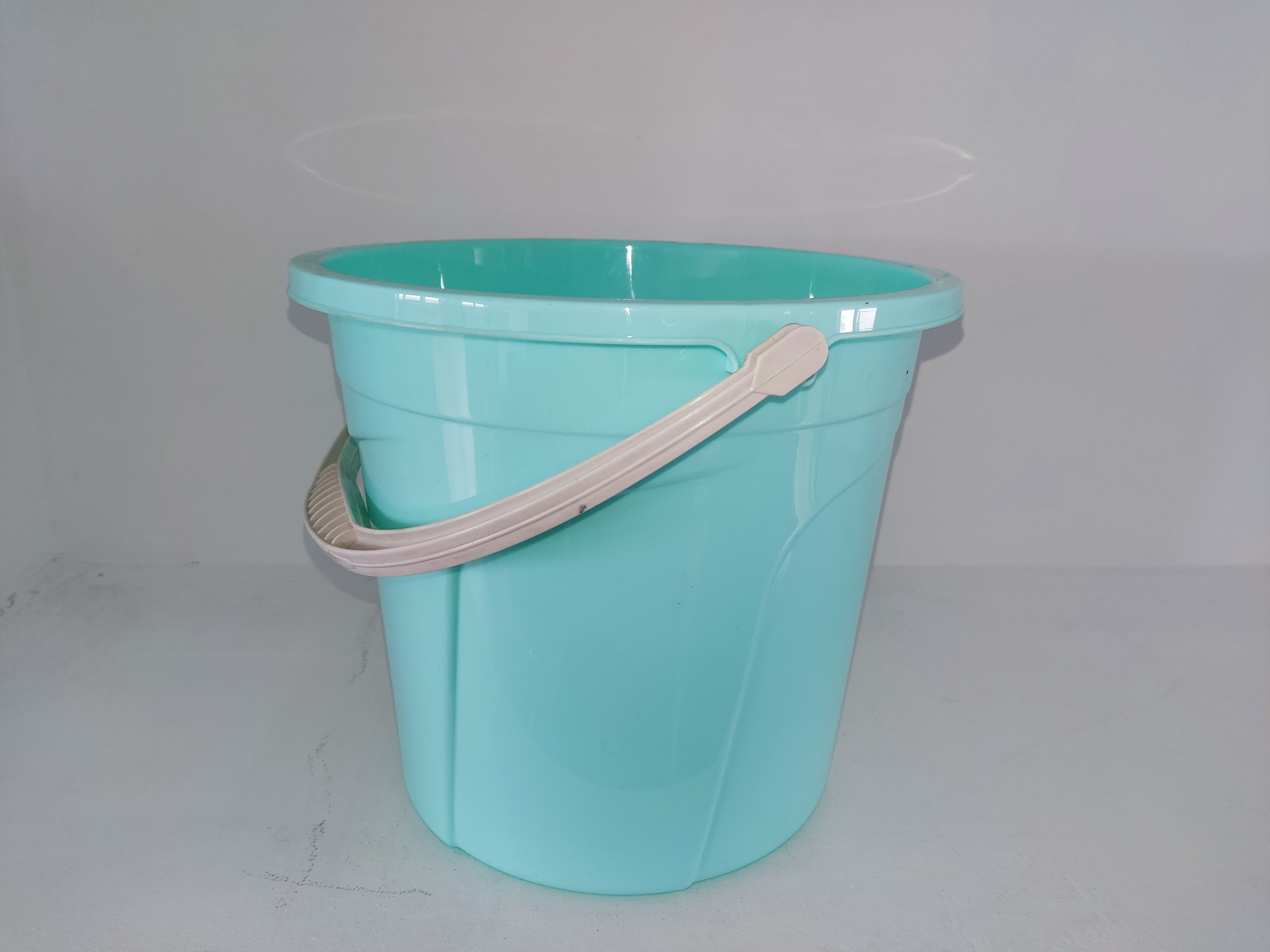 Galeata De Apa Lux 15 L Fara Capac