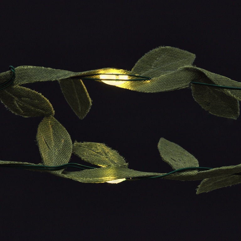 Instalatie Craciun frunze artificiale 20 LED-uri, 2.2 m, pe baterie, verde, lumina alb cald