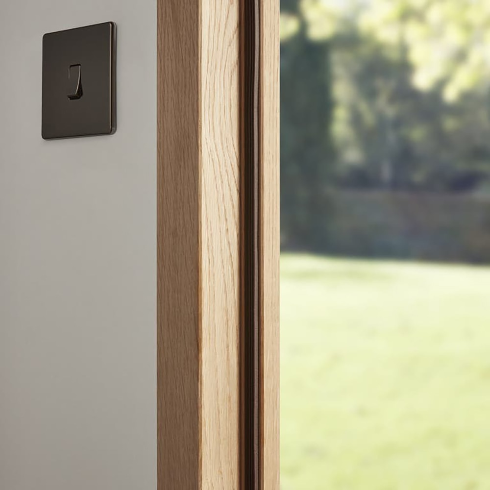 Banda de etansare autoadeziva VOLDEN, 9 x 4 mm, cauciuc, maro cu dunga, 6 m