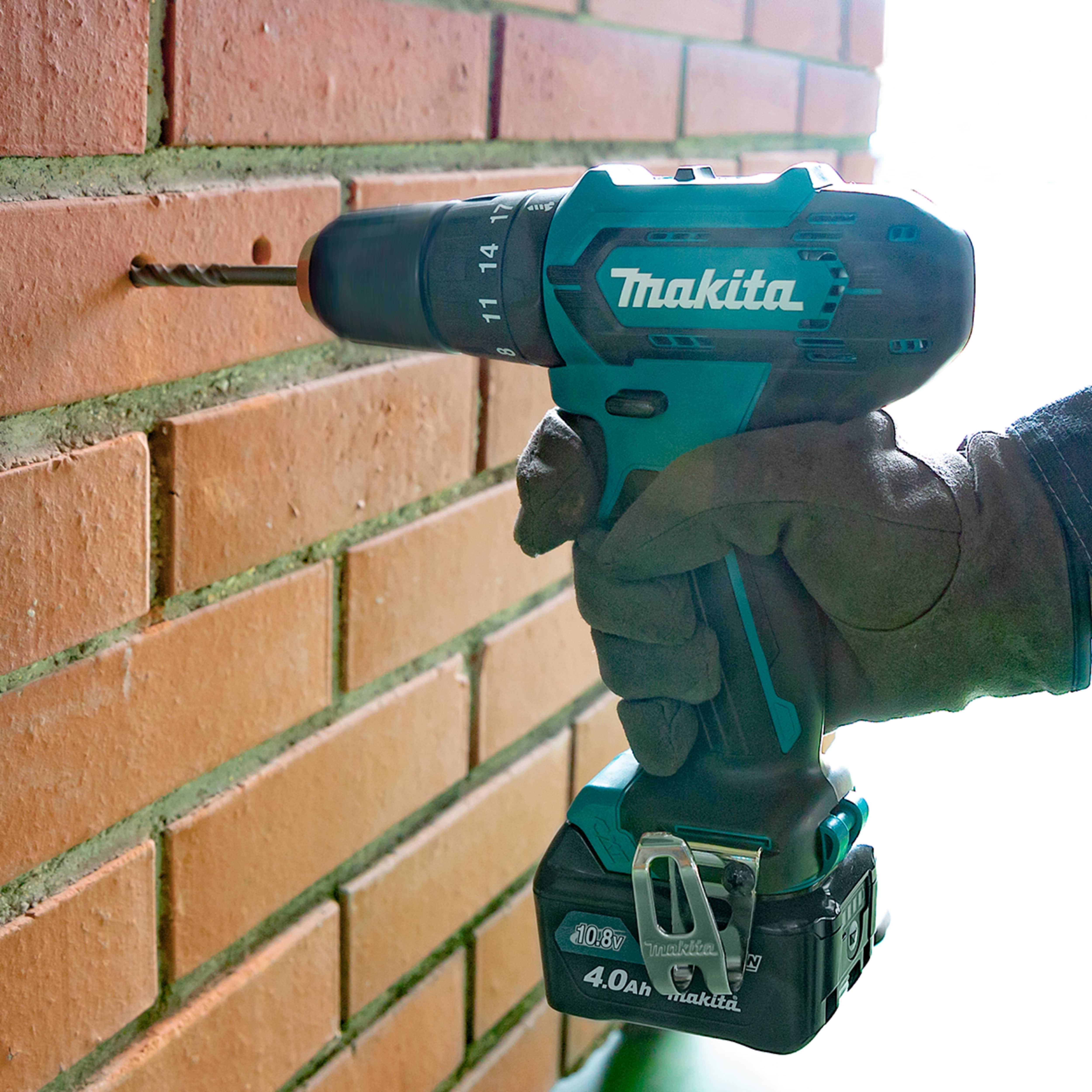 Masina de gaurit si insurubat cu percutie, acumulator 12V, 2x4Ah Makita HP333DSME