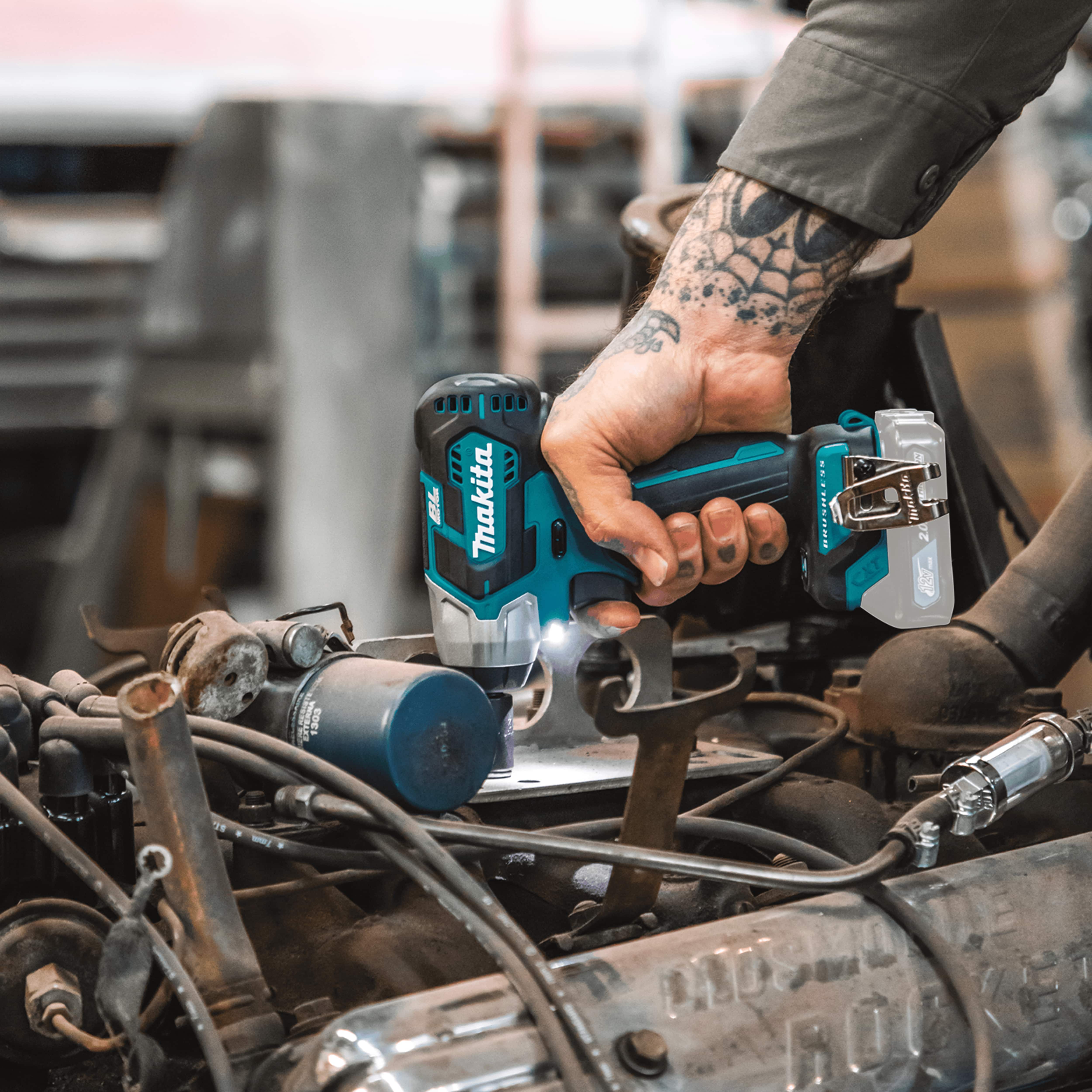 Cheie impact/Masina insurubat, 3/8, 160Nm, 12V MAX • Makita