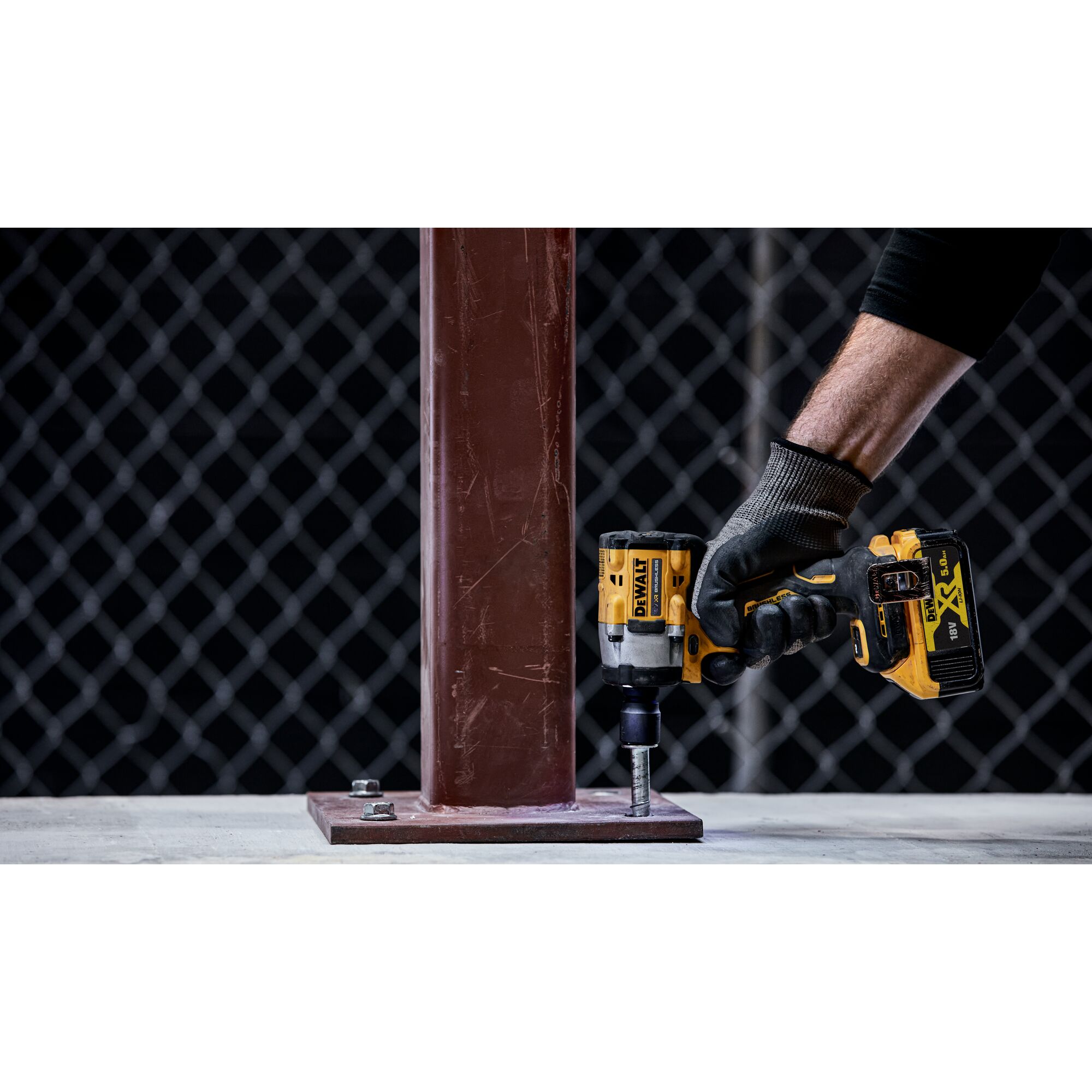 Masina de insurubat cu impact Dewalt DCF922N-XJ, 18V, 1500RPM, 610Nm, fara acumulator