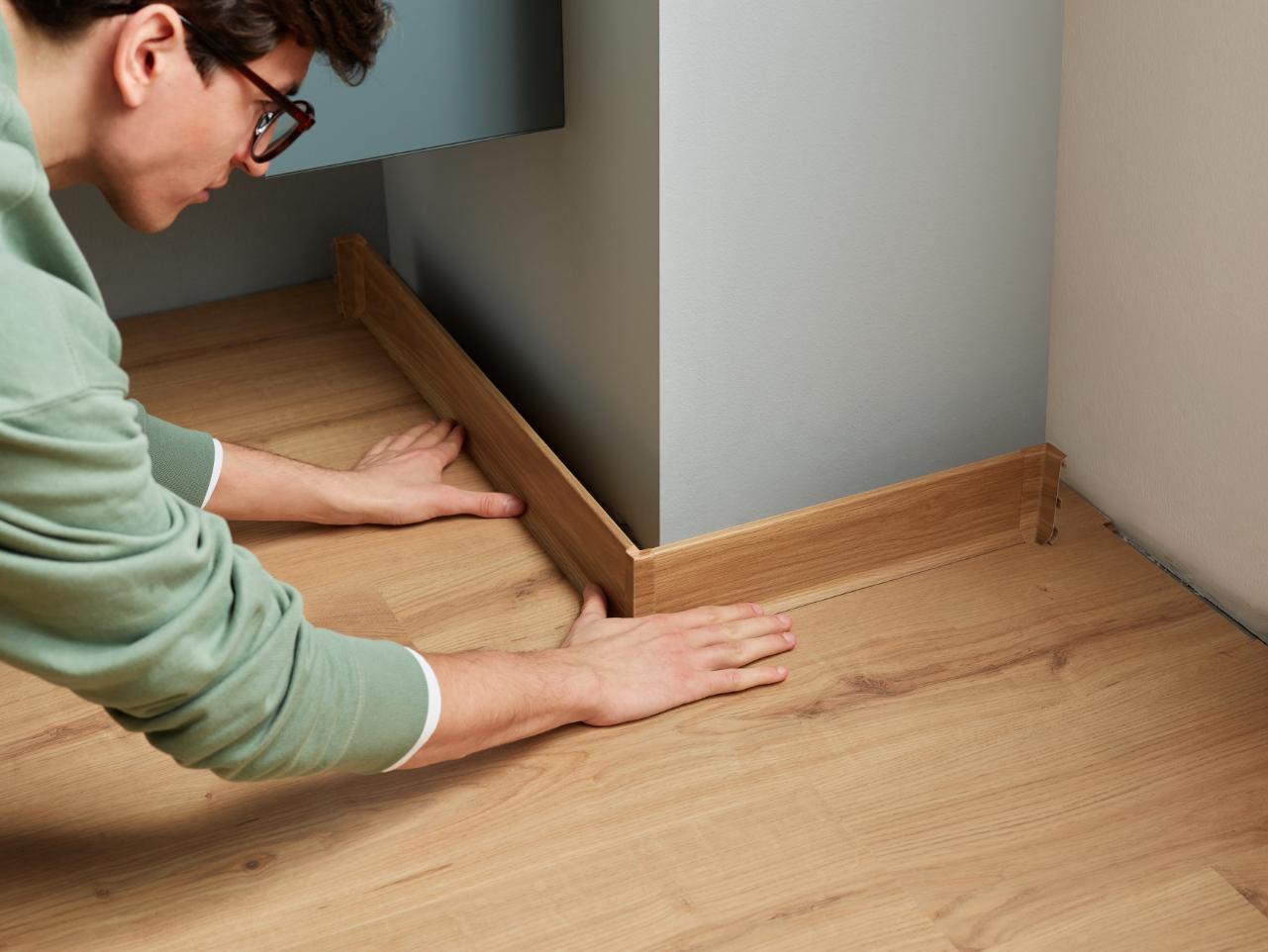 Plinta VILO Linela 403, Stejar Hamilton, PVC, 2000 x 16 x 80 mm