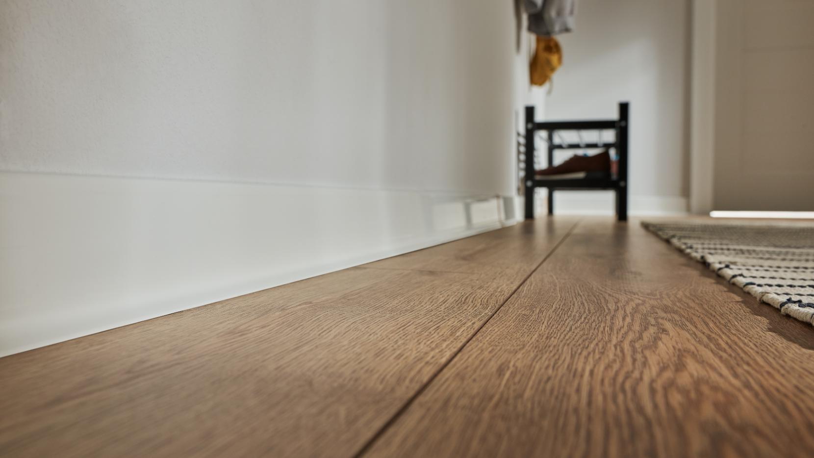 Plinta VILO Linela 401, alb, PVC, 2 m