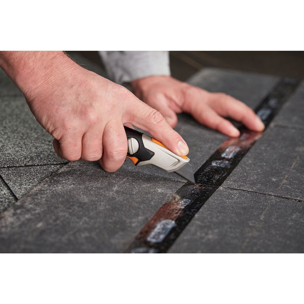 Cutit utilitar FISKARS CarbonMax, lama fixa, metal, negru