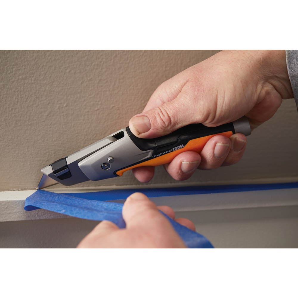 Cutit utilitar zugravi FISKARS CarbonMax, metal, negru