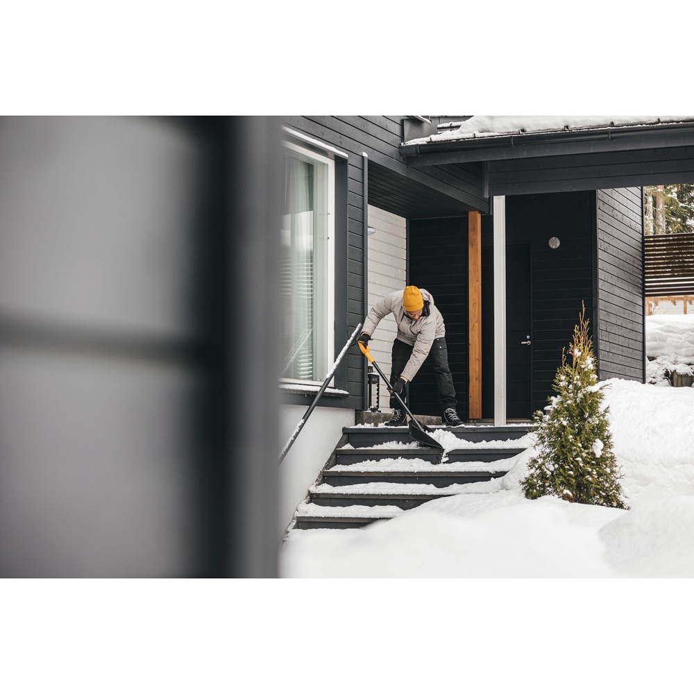 Lopata zapada FISKARS Solid, 132cm, aluminiu, negru-portocaliu