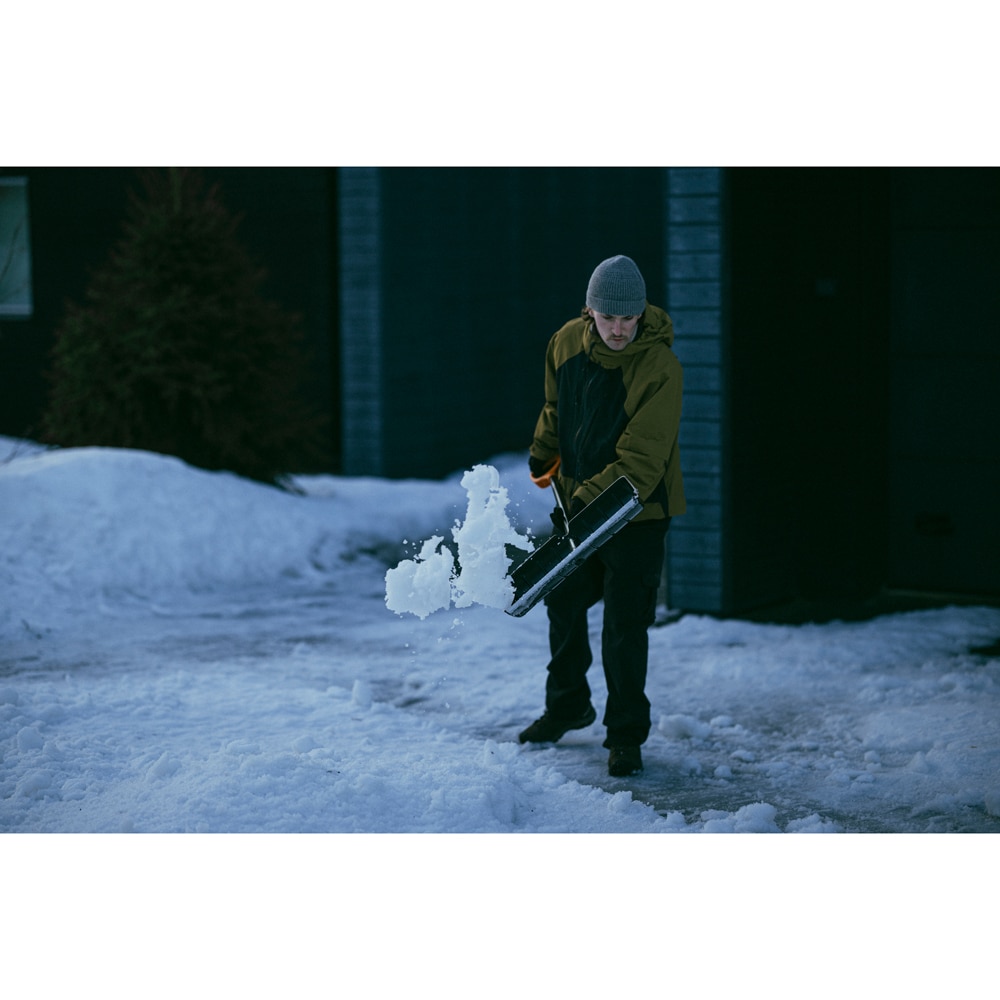 Impingator zapada FISKARS Solid, 154cm, aluminiu, negru-portocaliu