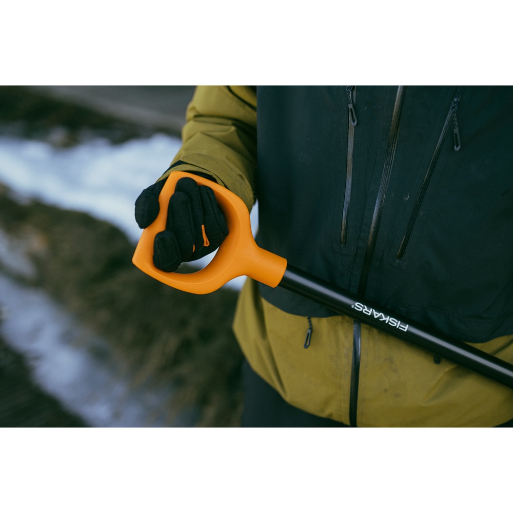 Impingator zapada FISKARS Solid, 154cm, aluminiu, negru-portocaliu