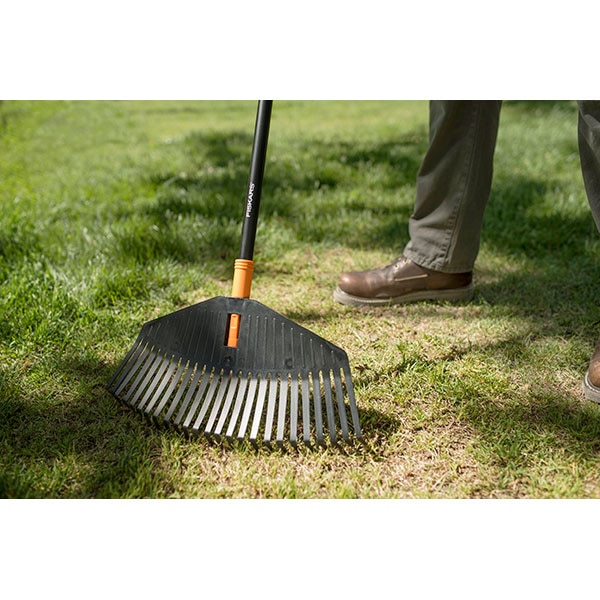 Grebla pentru frunze Fiskars Solid L 135016, 52cm, aluminiu