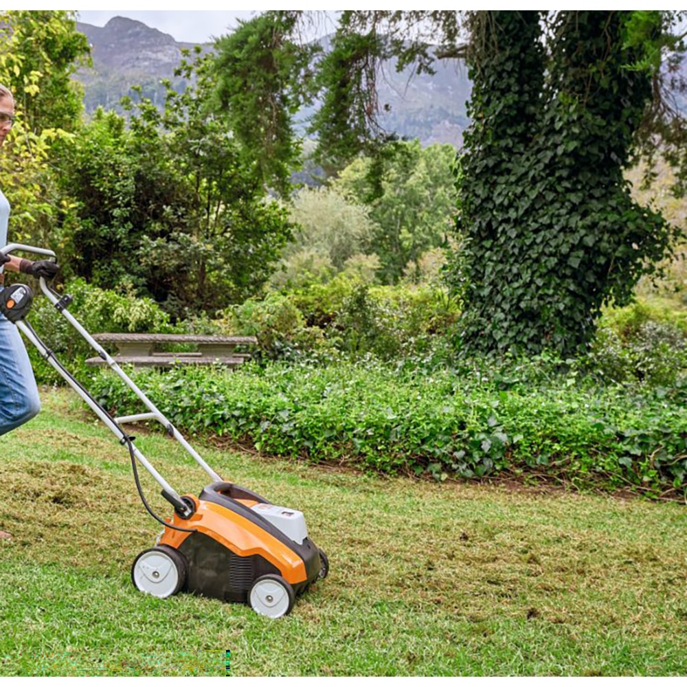 Scarificator gazon pe acumulator STIHL RLA 240, Electric, 900W, 36V, 3300rpm, latime de lucru 34 cm, portocaliu-negru