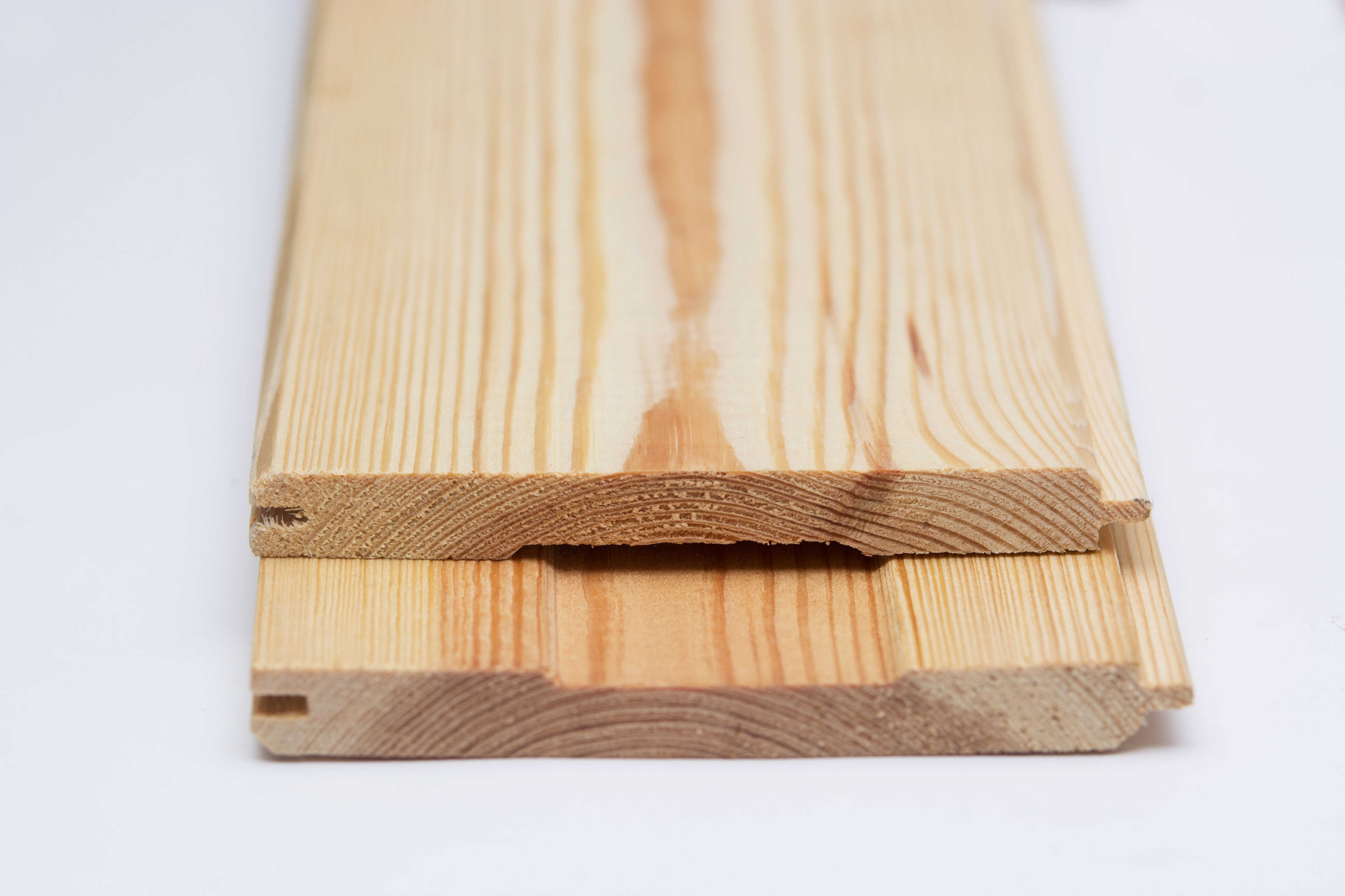 Lambriu pin rosu, 14 x 144 x 3600 mm, suprafata acoperire 3.63 mp