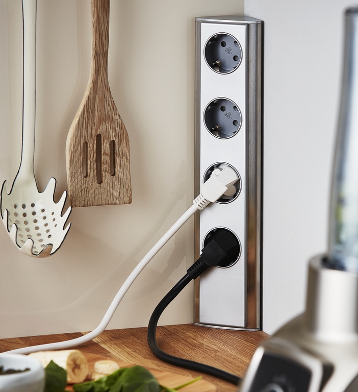 Prelungitor 4 prize, fara cablu, in unghi, plastic si metal, 13 A, 16 A  Otio