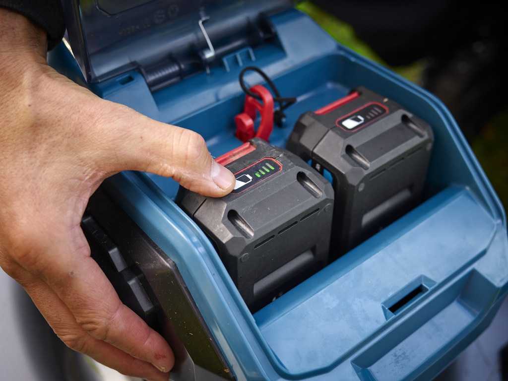 Masina de tuns gazon, motor electric, Erbauer, 1200 W, latime taiere 46 cm, sac colector 50 L