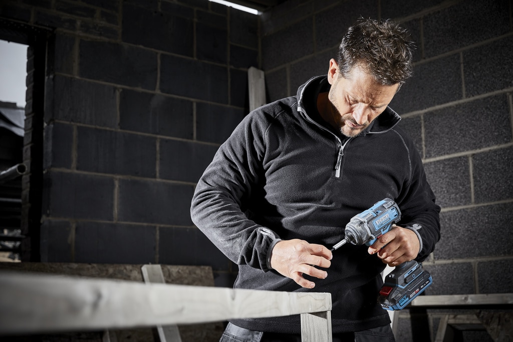 Masina de gaurit si insurubat cu impact Erbauer, 18 V, 170 Nm, fara acumulator