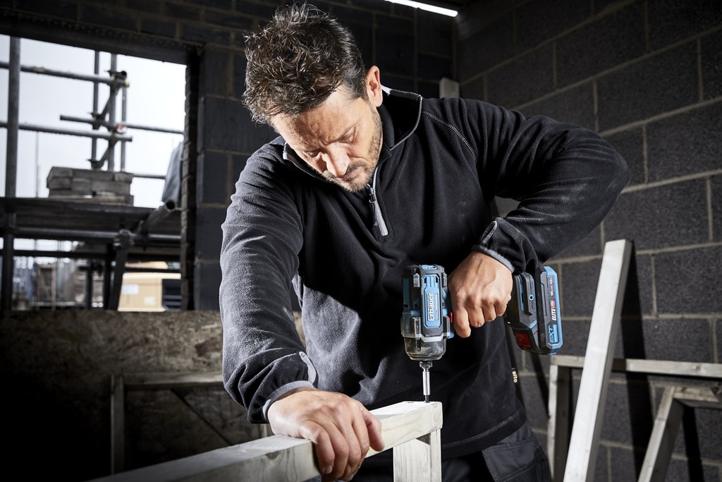 Masina de gaurit si insurubat cu impact Erbauer, 18 V, 170 Nm, fara acumulator