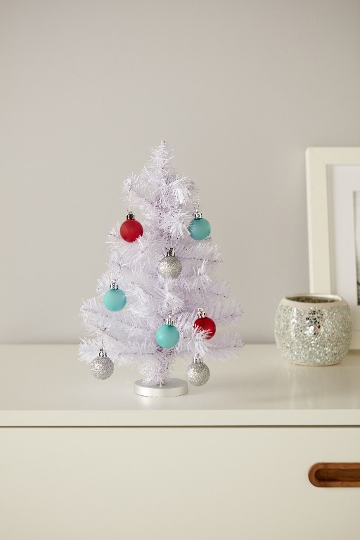 Decoratiune Mini Bradut pentru masa, alb