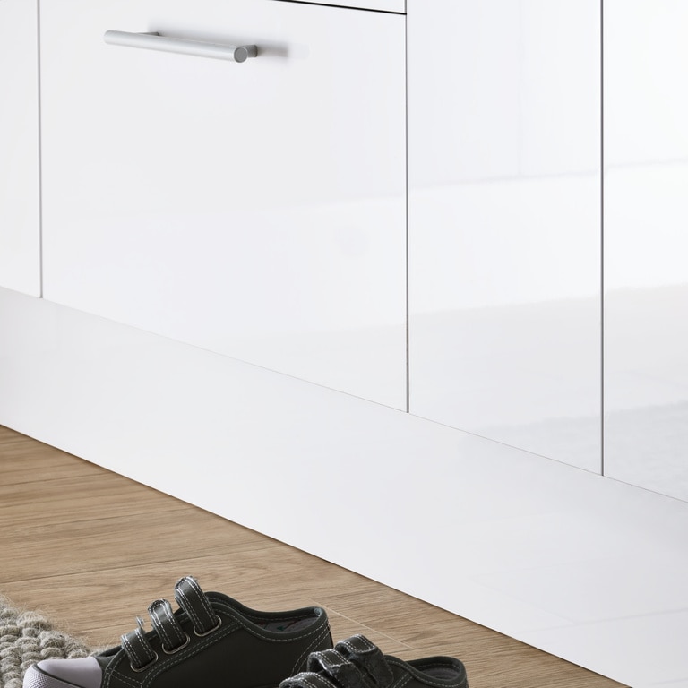 Plinta de bucatarie, MDF, alb, aspect lucios, 2400mm x 16 mm x 150 mm  GoodHome Stevia & Garcinia