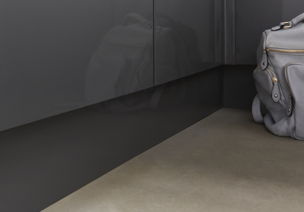 Plinta de bucatarie, PAL, antracit, aspect lucios, 2400mm x 16 mm x 150 mm  GoodHome Stevia & Garcinia