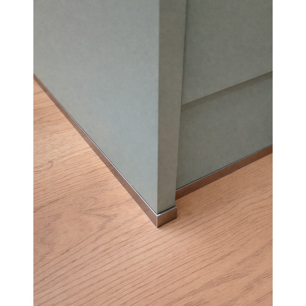 Profil mascare/protectie panou lateral GoodHome Cicely, 61 x 23 x 18 mm, gri-argintiu