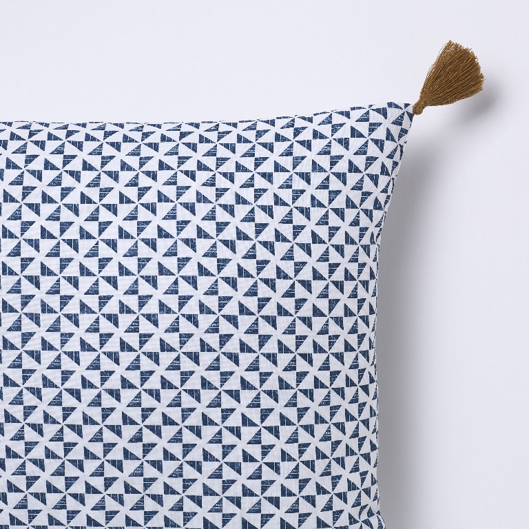 Perna, alb si albastru, 30 x 50 cm  Campton