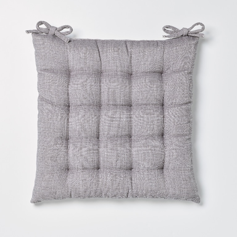 Perna gri, 40 x 40 cm • Tiga