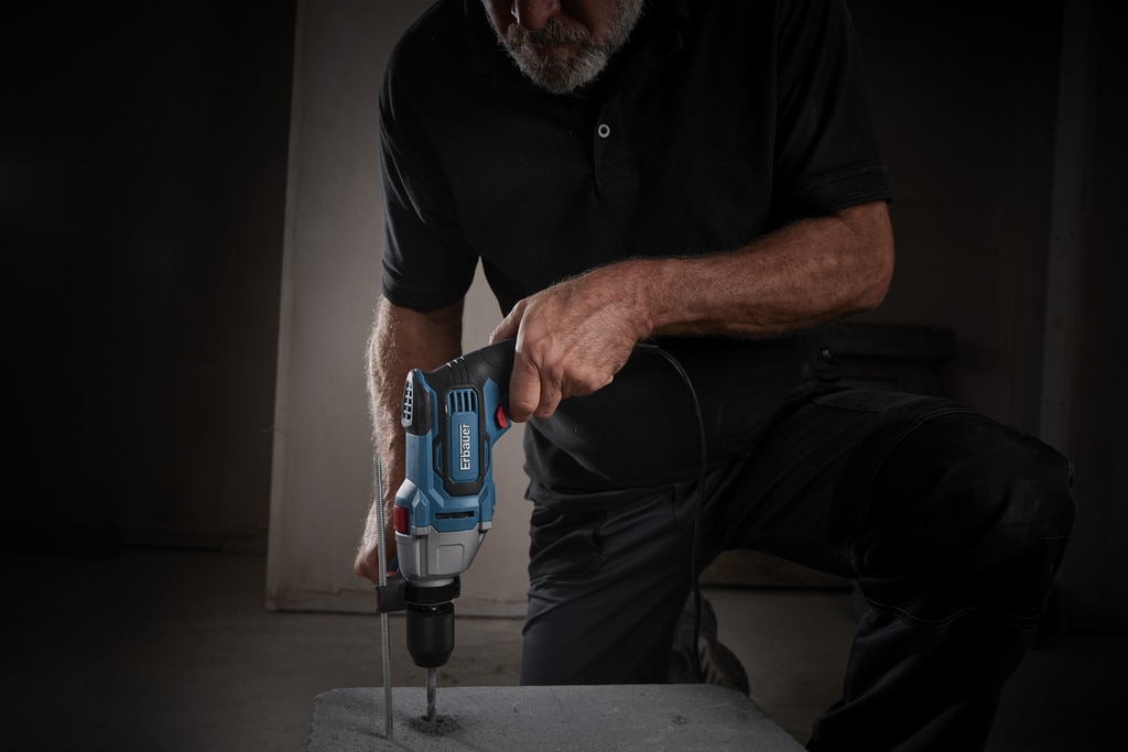 Masina de gaurit cu percutie Erbauer, 650 W