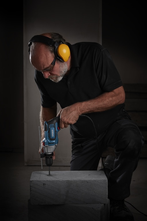 Masina de gaurit cu percutie Erbauer, 650 W