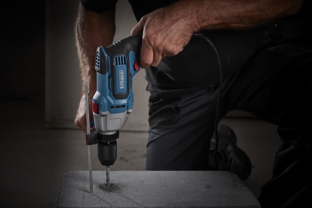 Masina de gaurit cu percutie Erbauer, 650 W