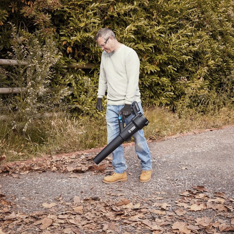 Suflanta Mac Allister MBV18-Li-2, 18V, 486 mc/h, negru