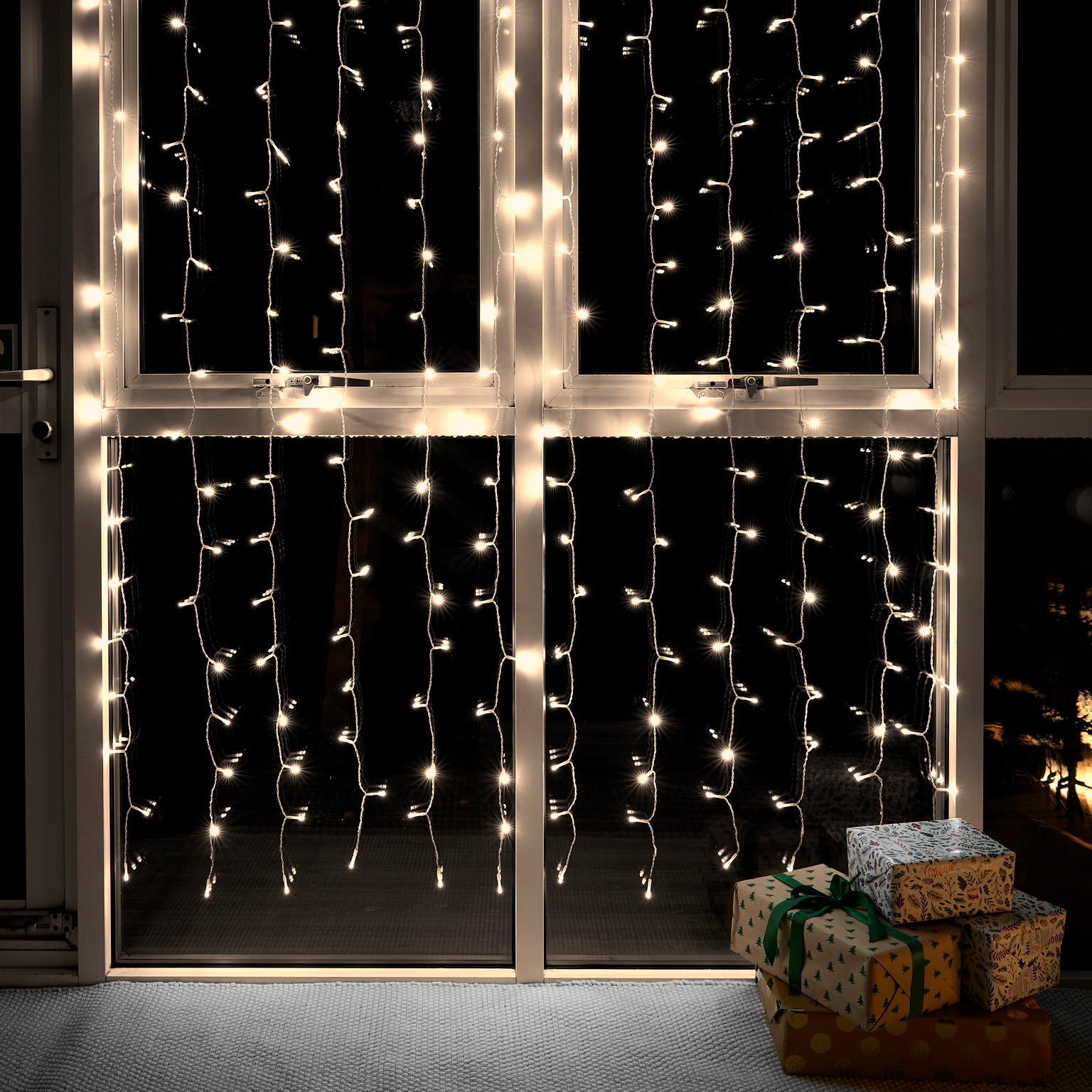 Instalatie Craciun interior/exterior, 240 LED-uri, 1.5 x 2 m, alb cald