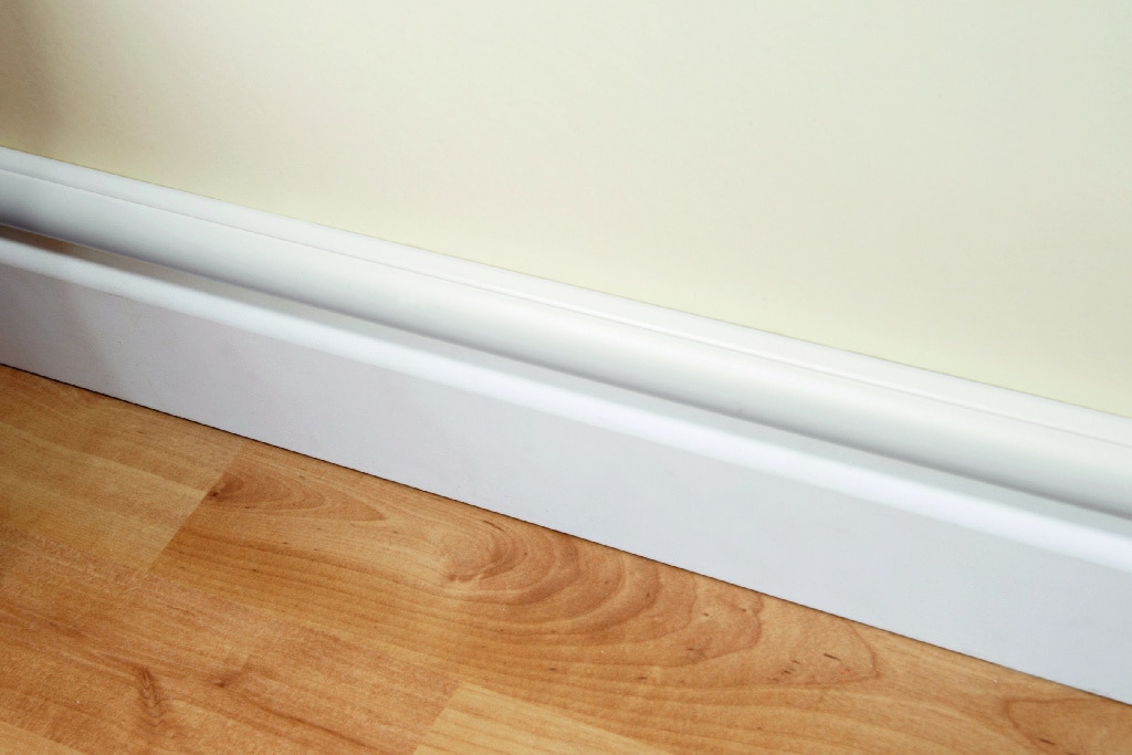 Canal semirotund autoadeziv, 1000 x 30 x 15 mm