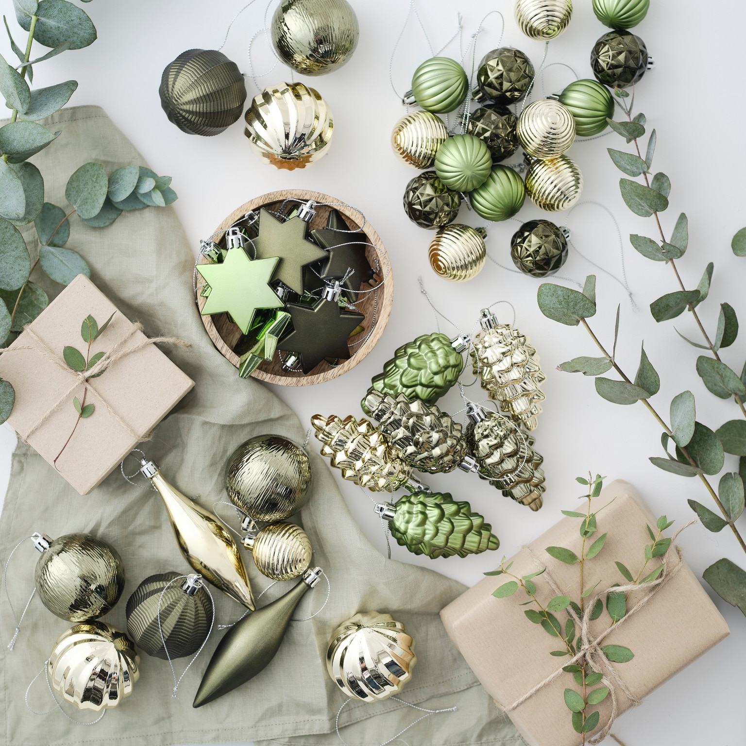 Set globuri de Craciun, 7.8 cm, 50 bucati, multicolor