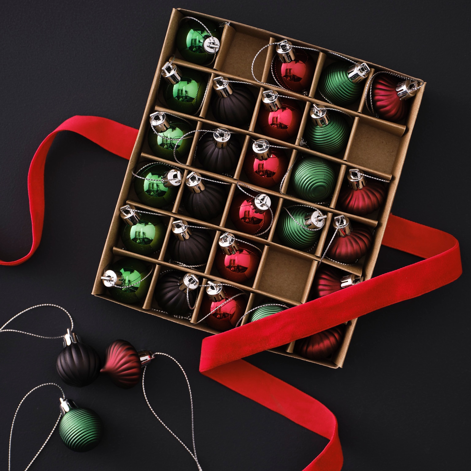 Set globuri Classic, 30 piese, multicolor