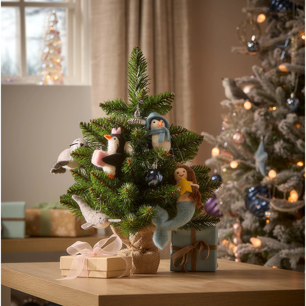 Decoratiune brad pinguin cu caciula, 10x5 cm