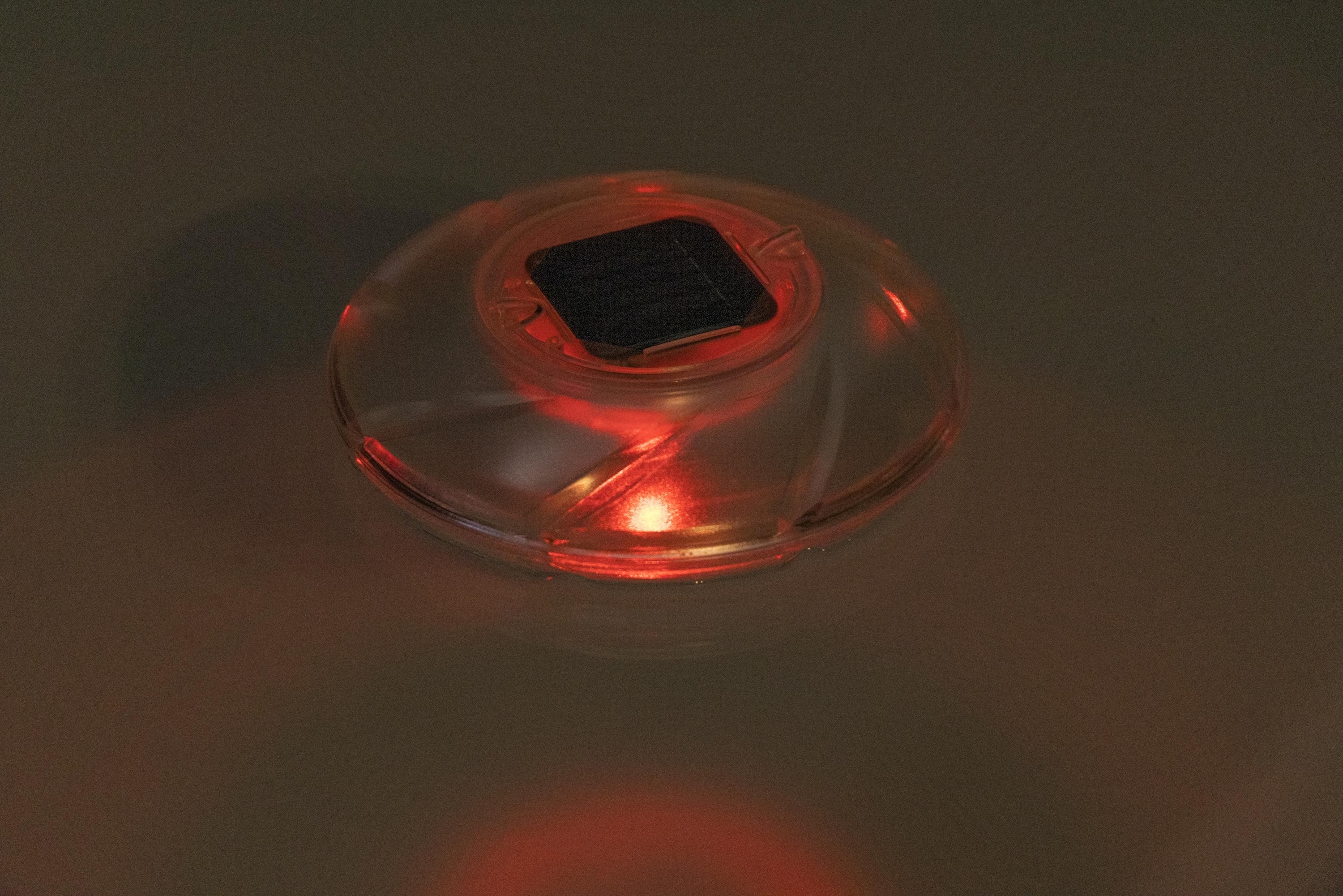 Lampa solara LED BESTWAY, pentru piscina, 7 culori, plutitoare, diametru 18 cm