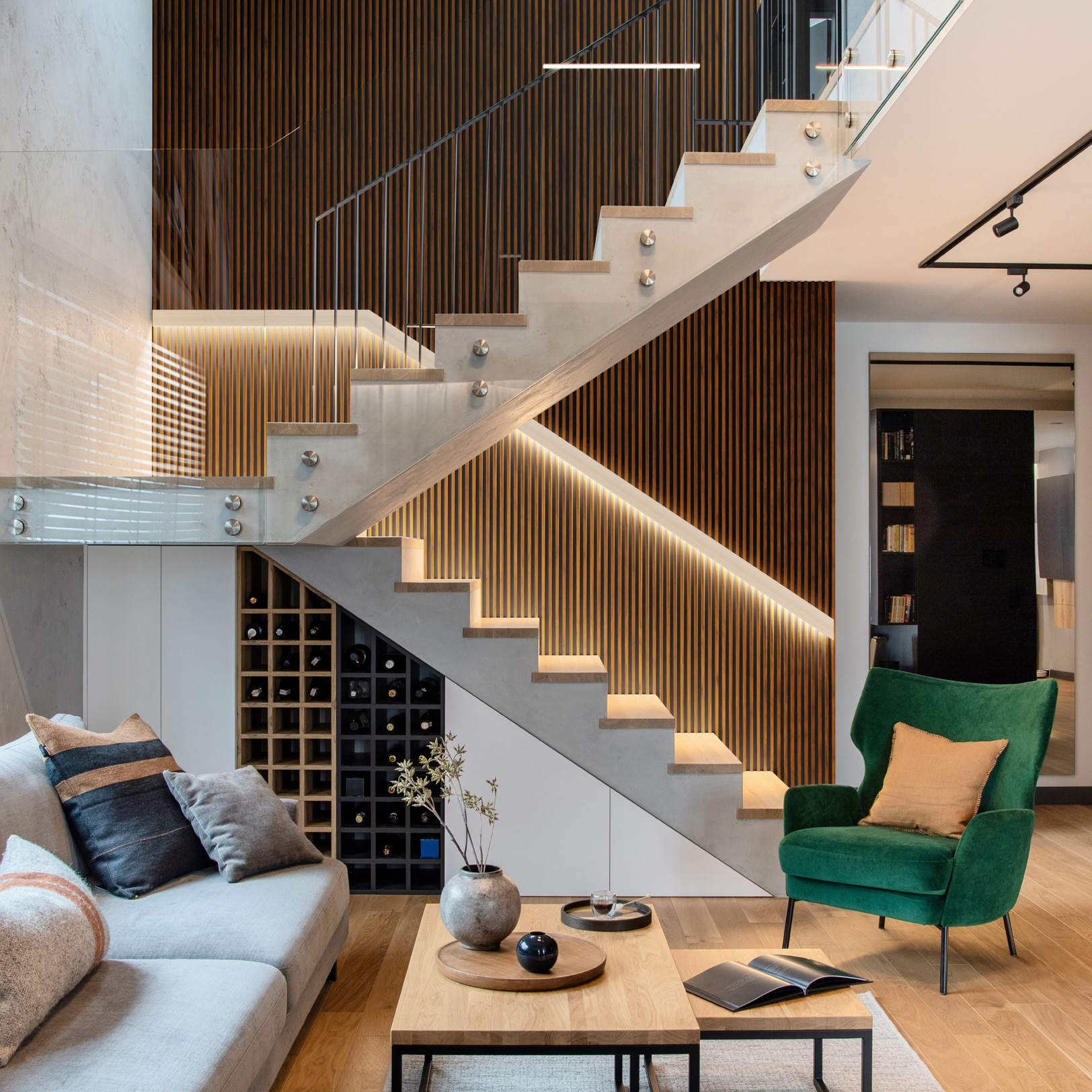 Panou riflaj decorativ, 265 x 15 x 3 cm, slim maro inchis