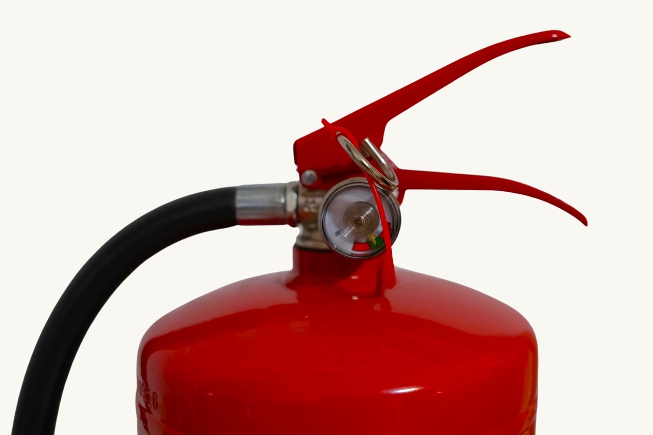 Stingator cu pulbere P6 6KG